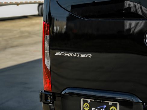 Used 2024 Mercedes-Benz Sprinter 3500 image 30