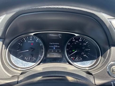 Used 2016 Nissan Rogue SV w/ SV Premium Package FWD image 18