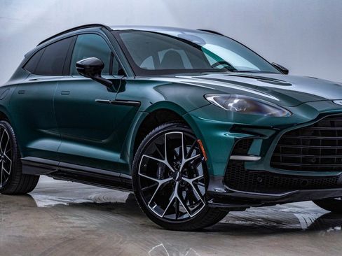 Used 2025 Aston Martin DBX 707 image 2