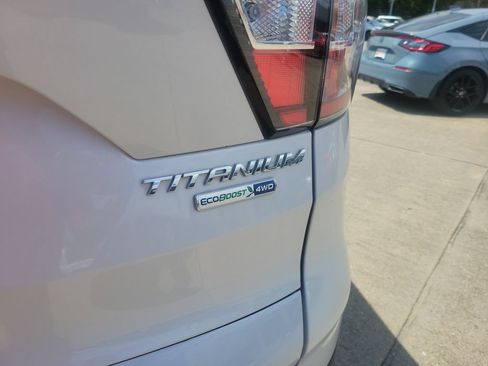 Used 2018 Ford Escape Titanium AWD/4WD image 11