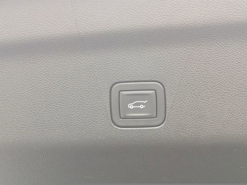 Used 2024 Chevrolet Tahoe High Country image 14