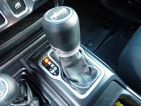 Certified 2019 Jeep Wrangler Sport image 20