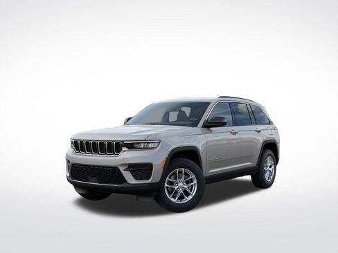 Used 2025 Jeep Grand Cherokee Laredo X w/ Luxury Tech Group I AWD/4WD image 1