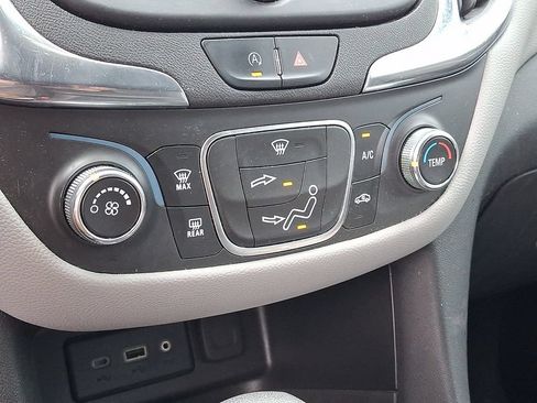 Certified 2023 Chevrolet Equinox LS w/ LS Convenience Package FWD image 15