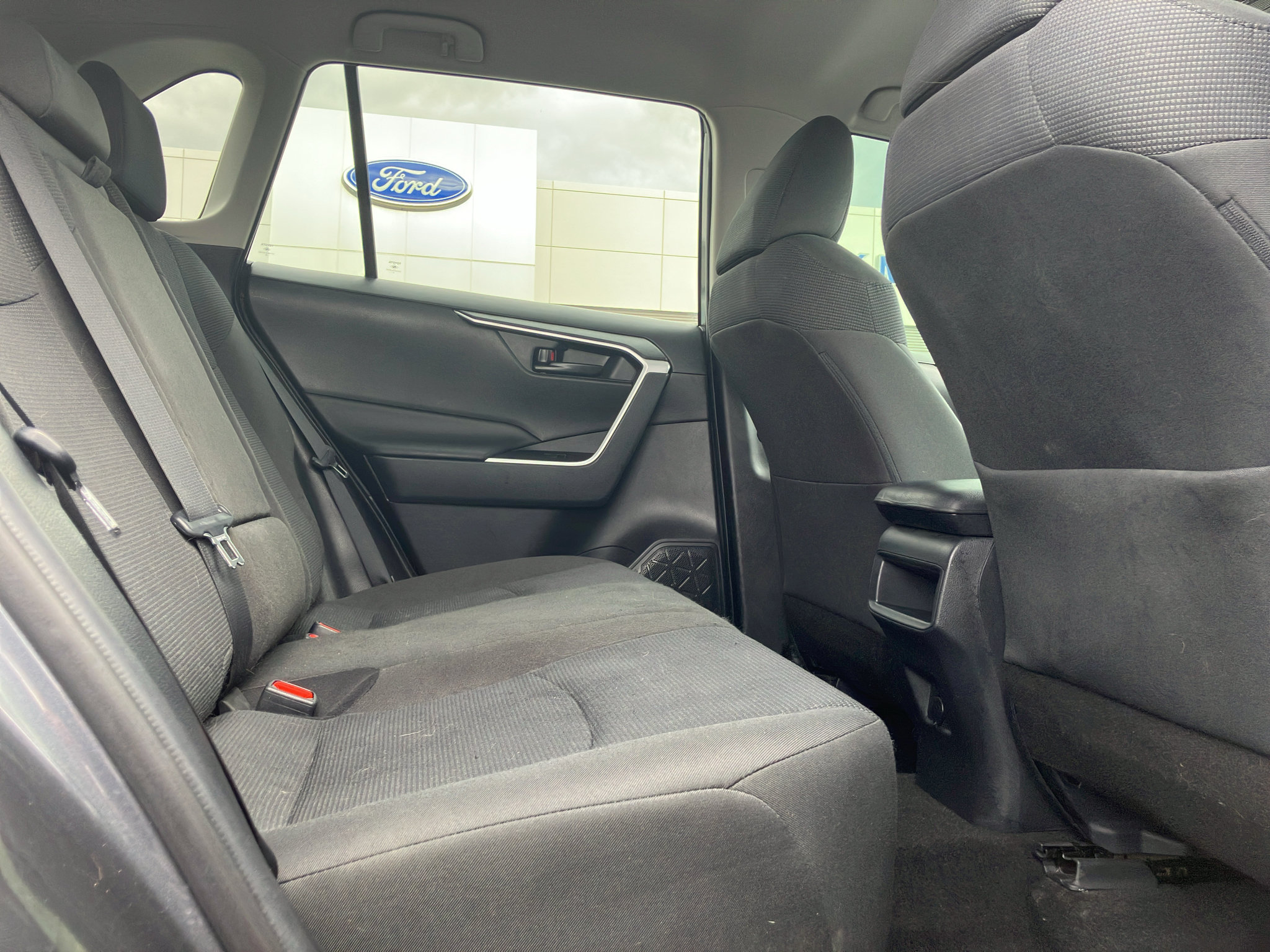 Used 2021 Toyota RAV4 LE AWD/4WD image 29