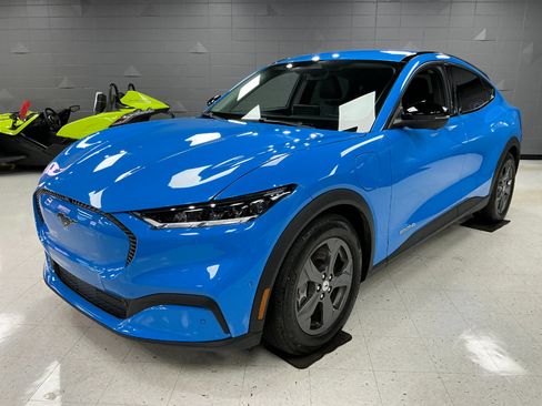 Used 2023 Ford Mustang Mach-E Select image 5