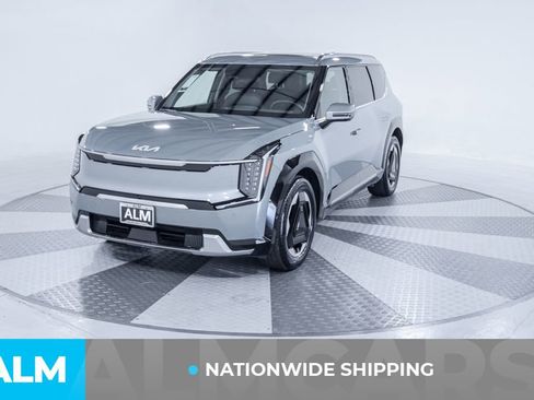 Used 2024 Kia EV9 Land image 3