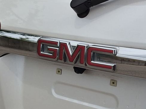 Used 2019 GMC Acadia Denali w/ Technology Package AWD/4WD image 11