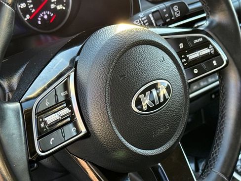 Used 2021 Kia Seltos SX w/ SX Sunroof Package image 29