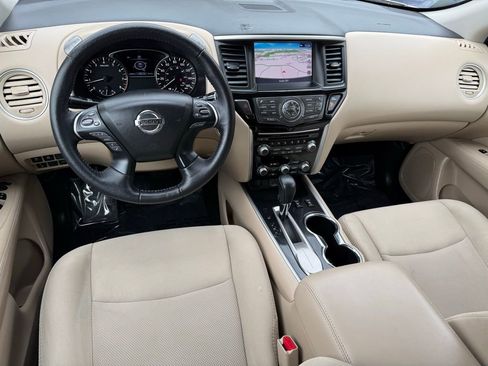 Used 2018 Nissan Pathfinder SV w/ SV Tech Package FWD image 27
