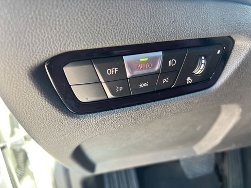 Used 2024 BMW 330i Sedan w/ Premium Package RWD image 37