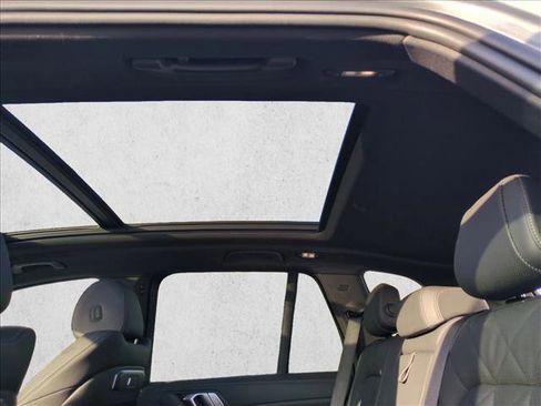 Certified 2025 BMW X5 xDrive40i w/ Parking Assistance Package image 20