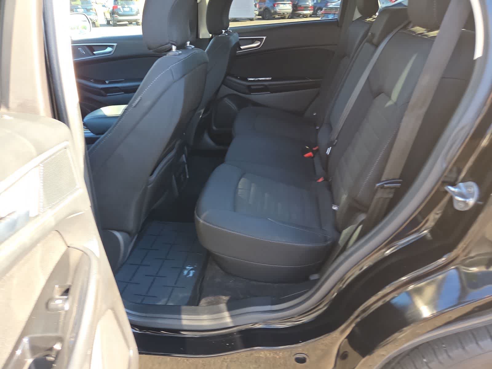 Used 2018 Ford Edge SEL AWD/4WD image 21