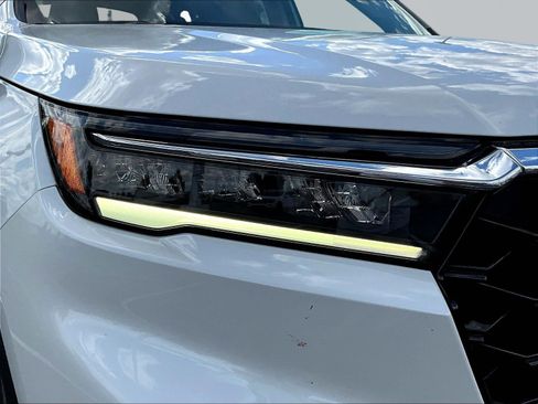 Used 2023 Honda Pilot Touring image 33