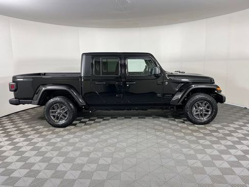 New 2026 Jeep Gladiator Sport image 4