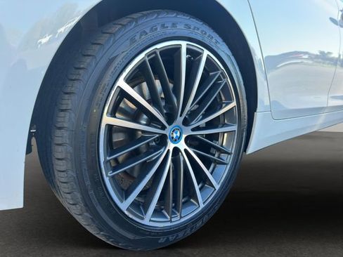 Used 2023 BMW 530e xDrive image 28