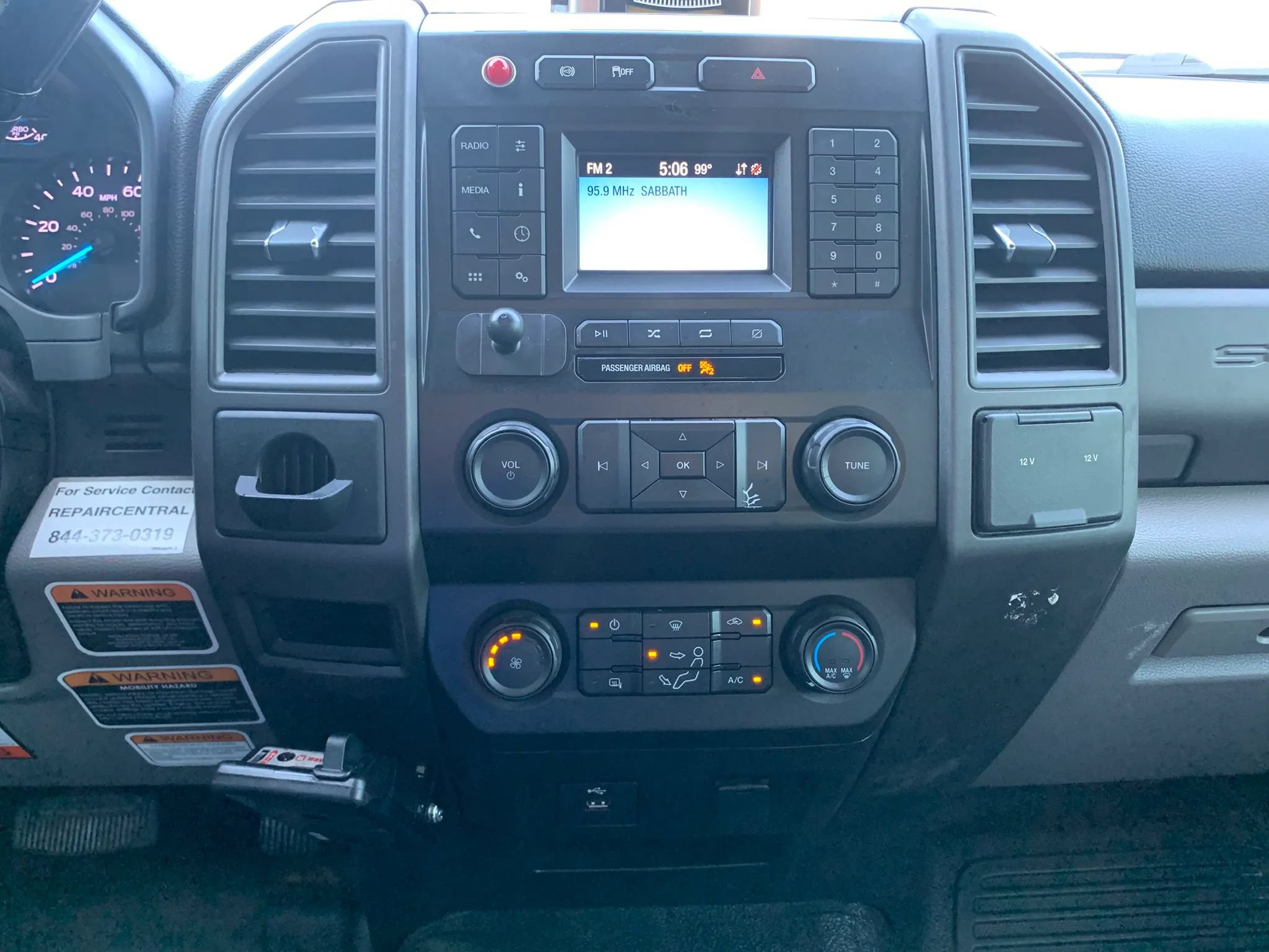 Used 2020 Ford F550 2WD Regular Cab Super Duty image 15