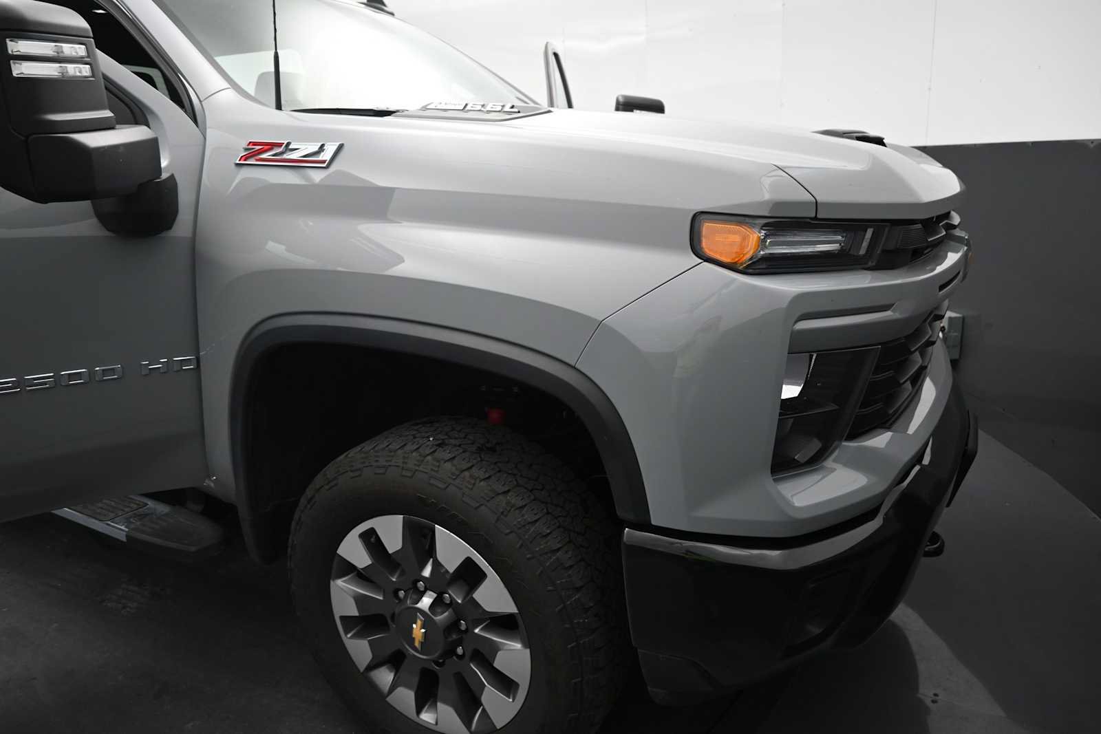 Used 2024 Chevrolet Silverado 2500 Custom w/ Custom Value Package AWD/4WD image 13
