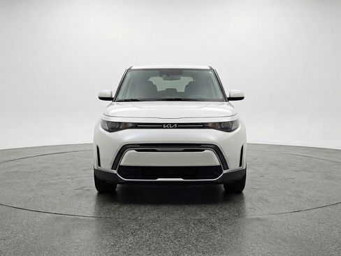 Used 2025 Kia Soul LX w/ LX Technology Package FWD image 2