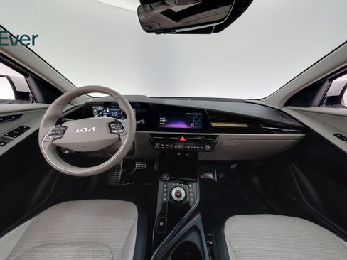 Used 2024 Kia Niro Wave w/ Wave Preserve Package FWD image 26