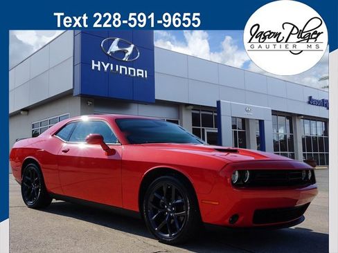 Used 2022 Dodge Challenger SXT w/ Blacktop Package image 1