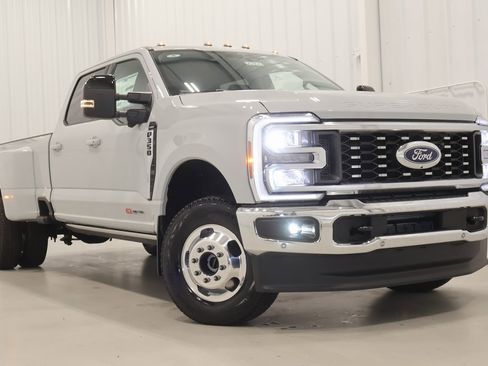 New 2025 Ford F350 Lariat w/ Lariat Ultimate Package image 35