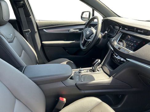 New 2026 Cadillac XT5 Luxury w/ LPO, Floor Liner Package image 17