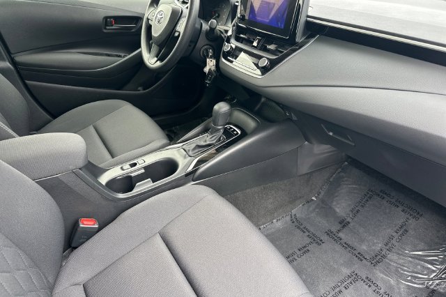 Used 2025 Toyota Corolla LE FWD image 17