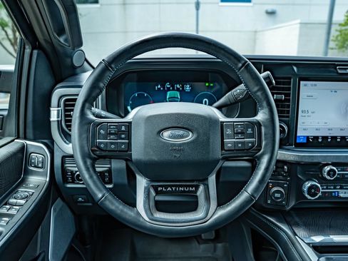 Used 2025 Ford F250 Platinum AWD/4WD image 24
