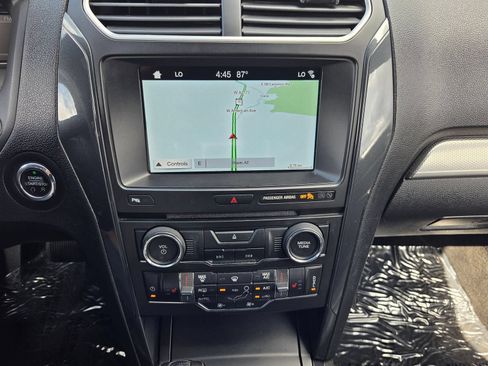 Used 2018 Ford Explorer XLT w/ Equipment Group 202A FWD image 23