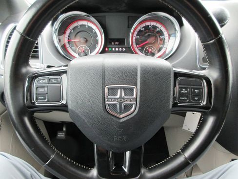 Used 2020 Dodge Grand Caravan SXT FWD image 24
