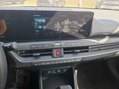 Used 2025 Kia K4 FWD image 23
