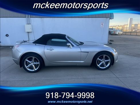 Used 2009 Saturn Sky Red Line image 2