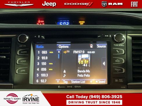 Used 2019 Toyota Highlander XLE image 14