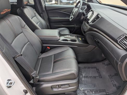 Used 2024 Honda Passport TrailSport image 32