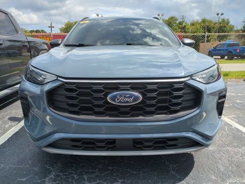 Used 2023 Ford Escape ST-Line w/ Tech Pack #1 FWD image 2