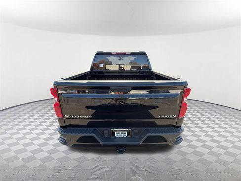 Used 2024 Chevrolet Silverado 1500 Custom image 6