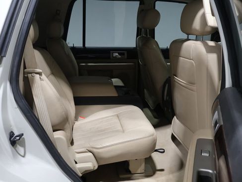 Used 2006 Lincoln Navigator 4WD image 23