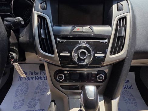 Used 2012 Ford Focus SEL FWD image 19