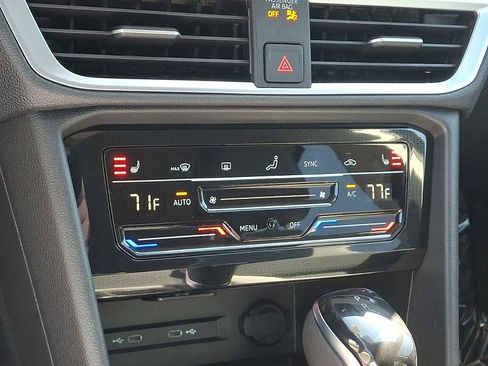 New 2026 Volkswagen Taos SE AWD/4WD image 11