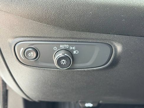 Used 2023 Chevrolet Equinox LT w/ Driver Convenience Package AWD/4WD image 28