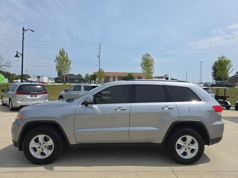 Used 2016 Jeep Grand Cherokee Laredo w/ Quick Order Package 23E AWD/4WD image 2