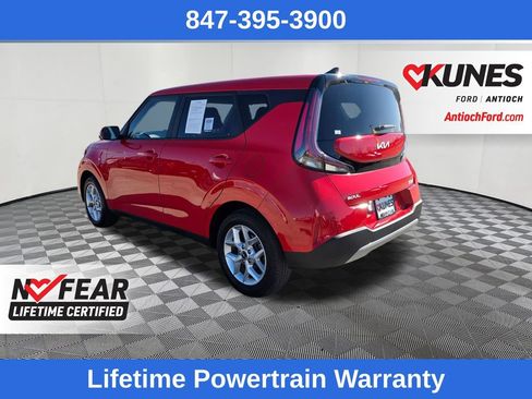 Used 2025 Kia Soul LX w/ LX Technology Package FWD image 5