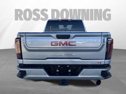 Used 2025 GMC Sierra 2500 AT4 AWD/4WD image 5