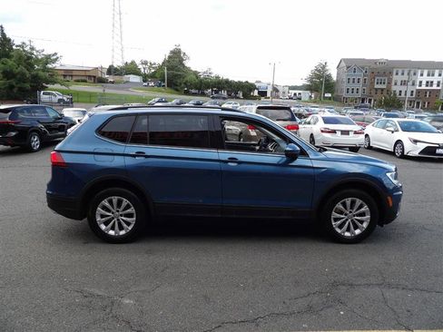 Used 2018 Volkswagen Tiguan S image 8