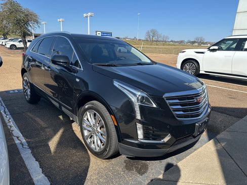 Used 2019 Cadillac XT5 Luxury image 2