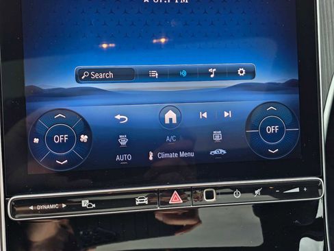 Used 2025 Mercedes-Benz C 300 4MATIC Sedan image 33