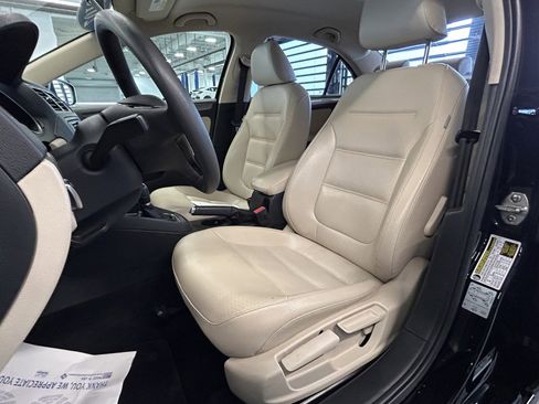 Used 2018 Volkswagen Jetta Wolfsburg Edition image 11