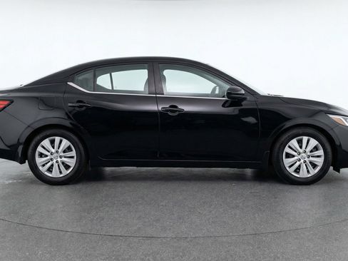 Used 2025 Nissan Sentra S FWD image 11