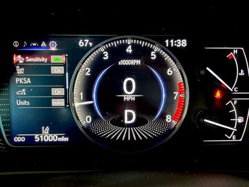 Used 2022 Lexus UX 200 w/ Premium Package image 27